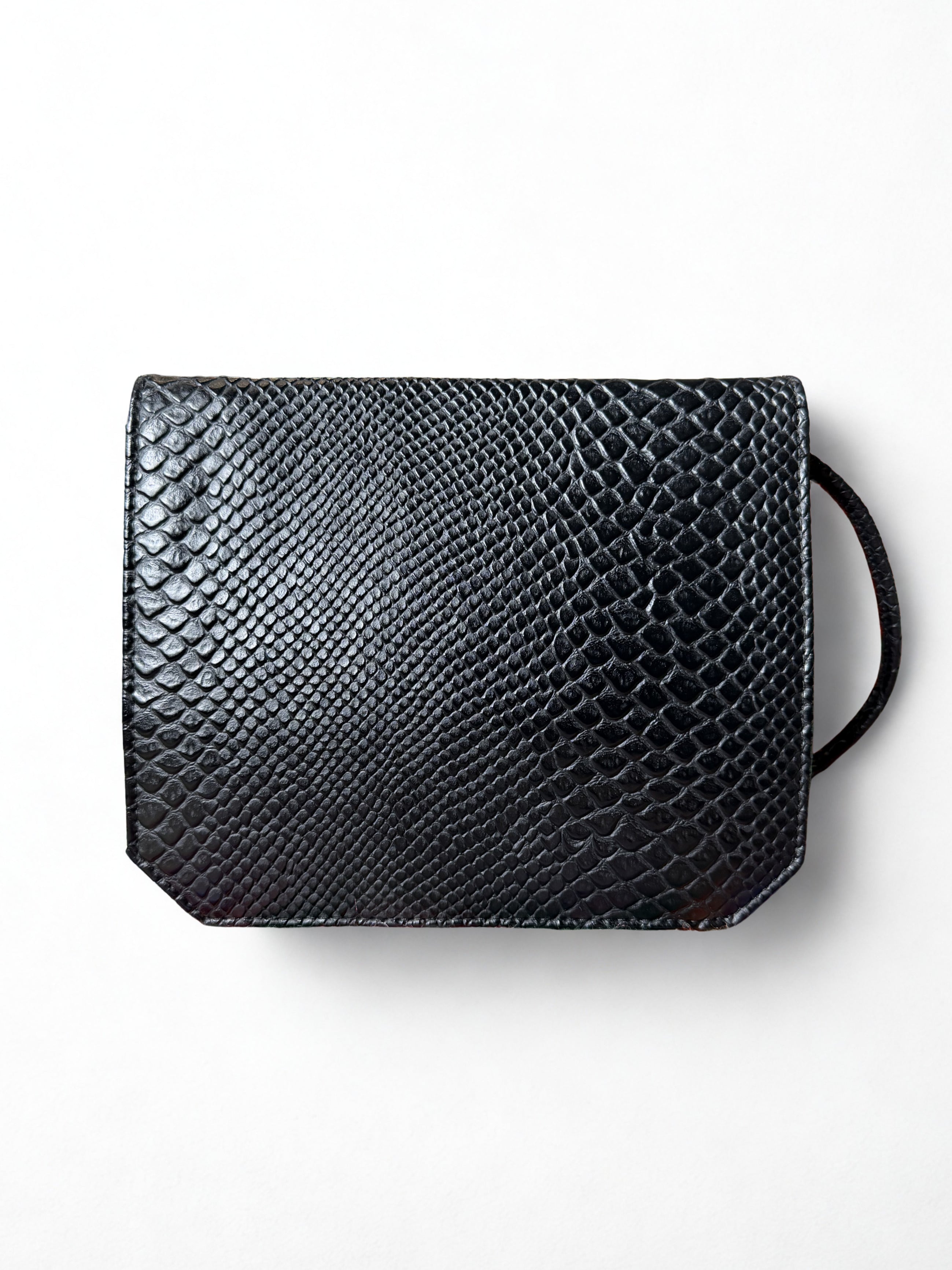 Borsa a Tracolla Vintage — Pelle Effetto Pitone Nera, Fibbia Scultorea in Metallo Argentato, anni '80