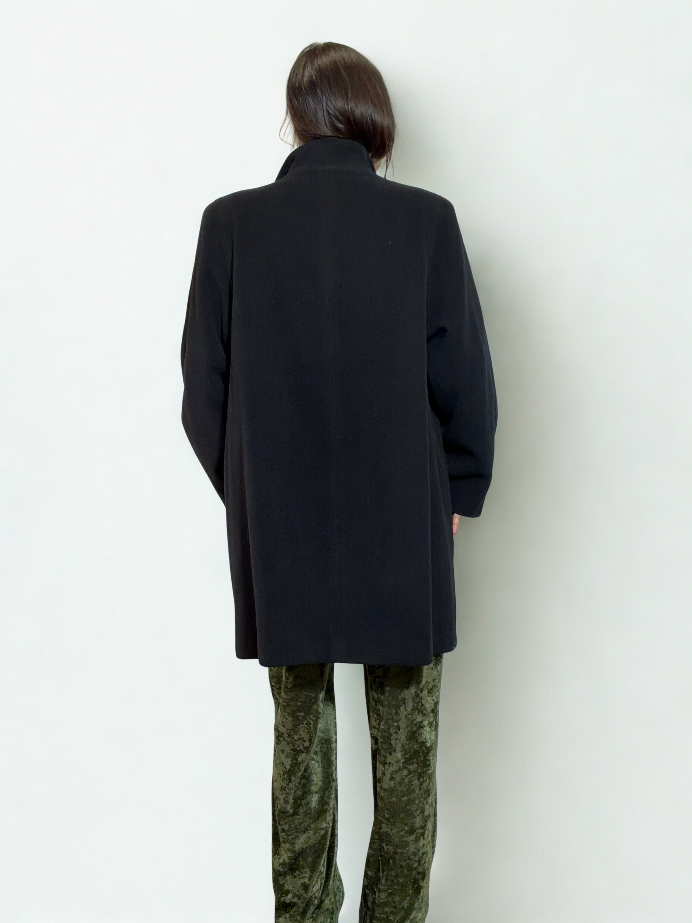 Cappotto Nero Vintage con Bottoni Gioiello – Fine Anni ’80 / Primi ’90
