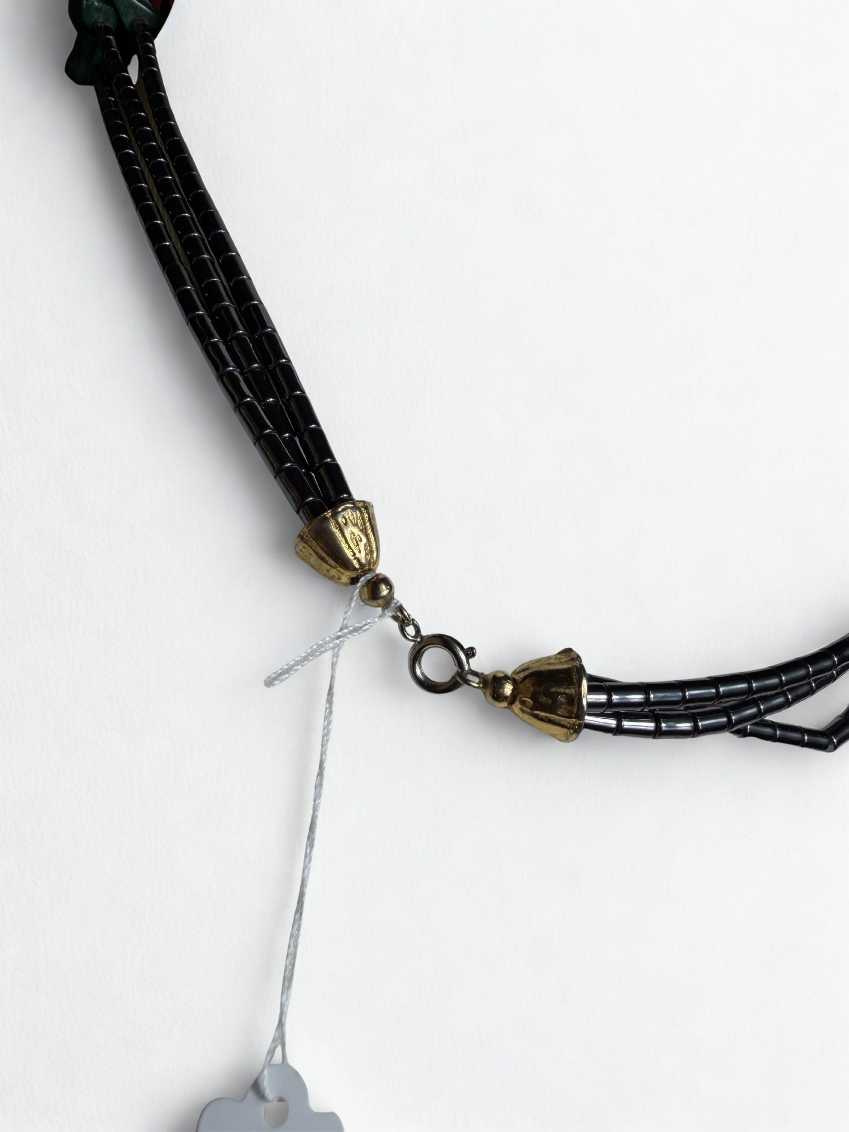 Collana Vintage Multifilo — Malachite Naturale, Ematite Nera e Oro, Chiusura Dorata, Stile Boho-Chic