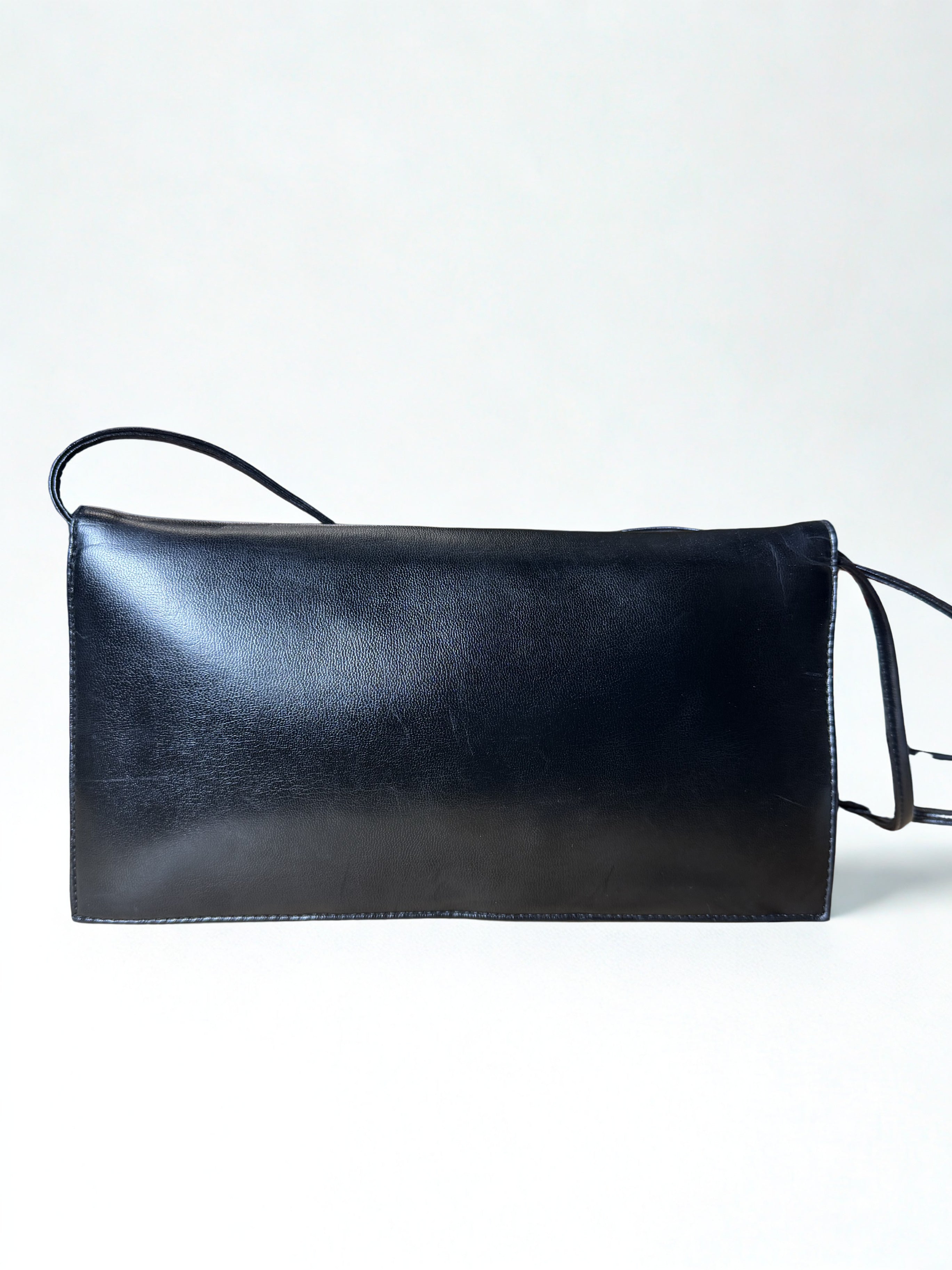 Borsa a Tracolla Vintage Nera — Pelle, Cuciture a Rilievo Tono su Tono, Tracolla Sottile, anni '80-'90