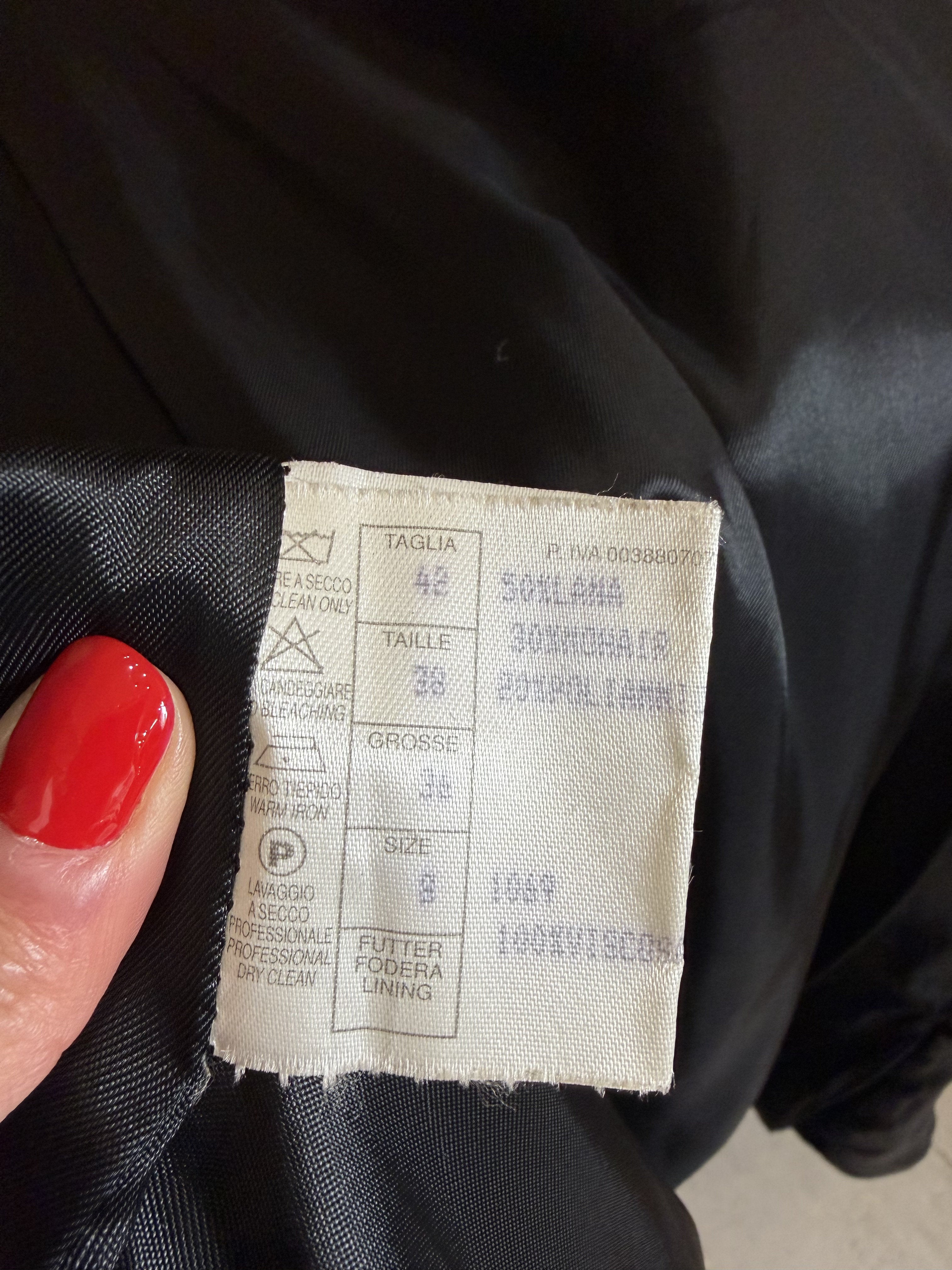 Cappotto Vintage Nero con Bottoni Gioiello – Made in Italy