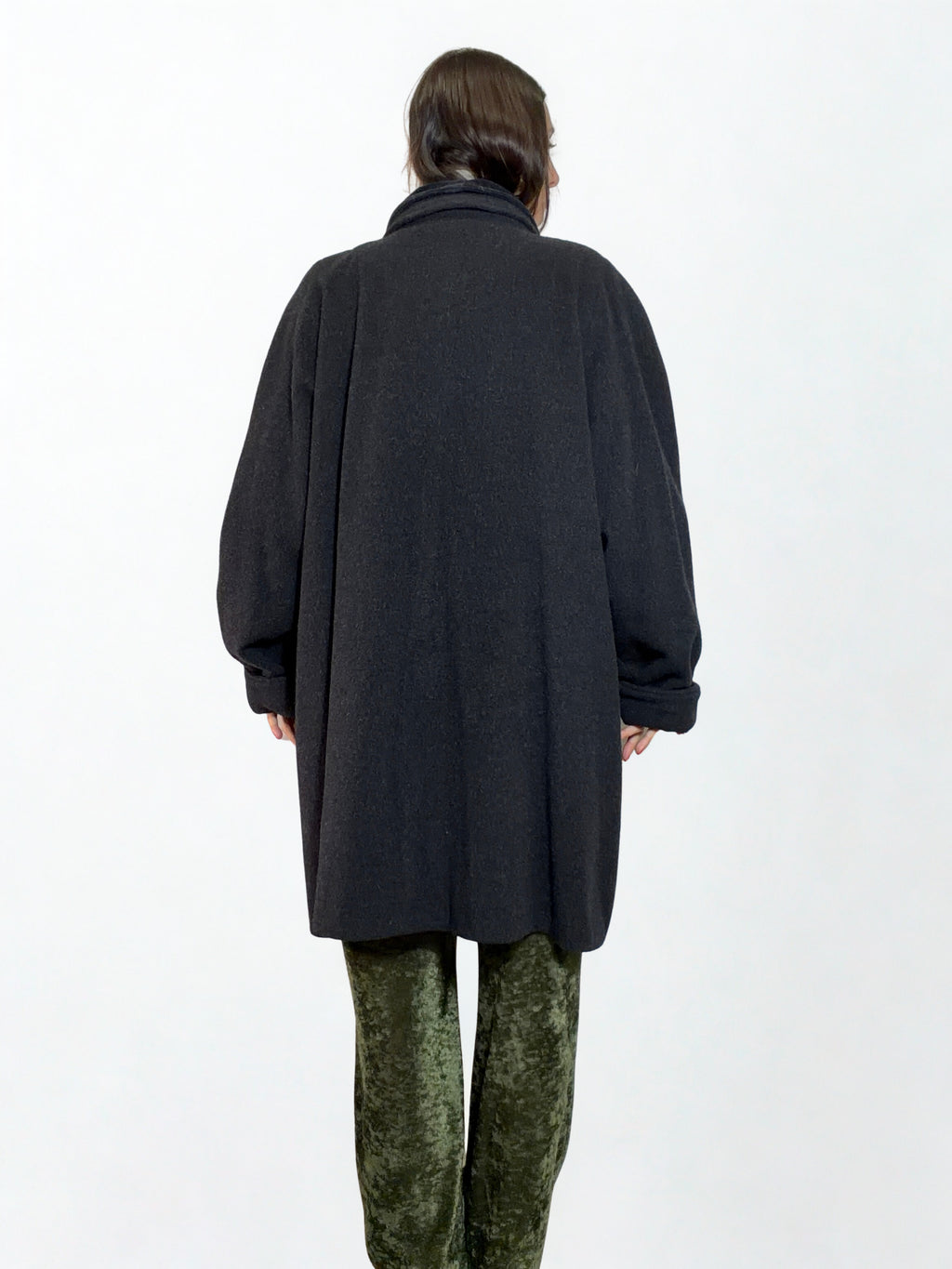 Cappotto Vintage Grigio Antracite con Collo in Velluto – Made in Italy