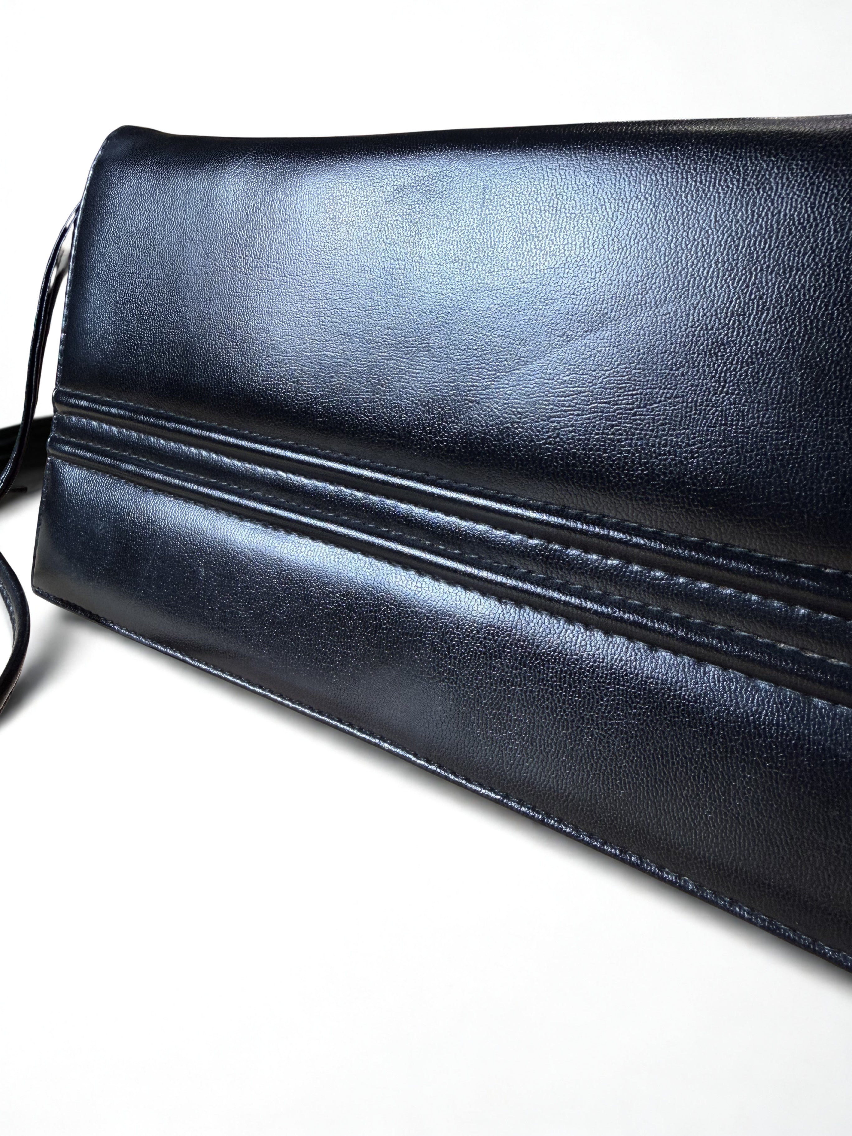 Borsa a Tracolla Vintage Nera — Pelle, Cuciture a Rilievo Tono su Tono, Tracolla Sottile, anni '80-'90